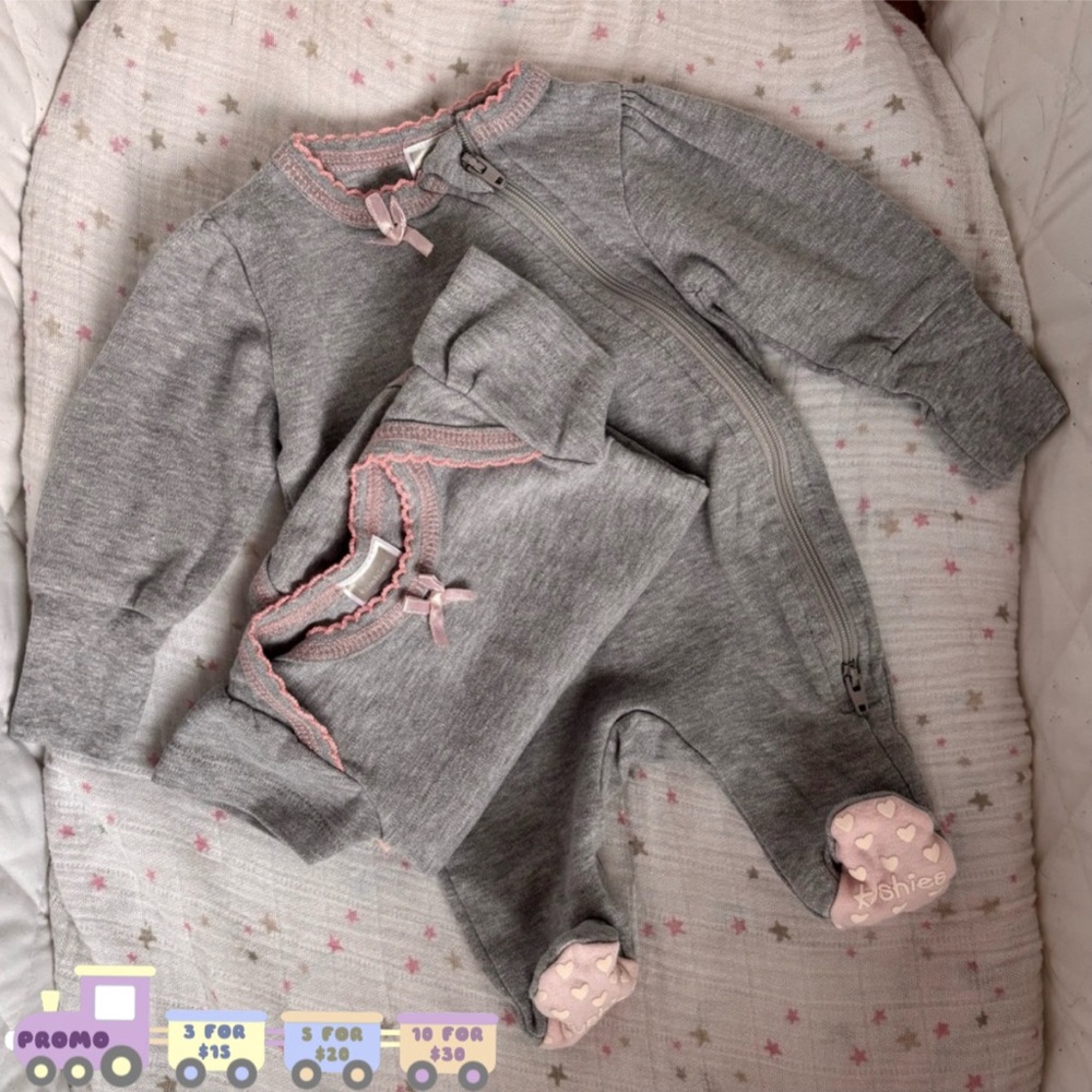 ⭒ PRE Kushies Gray Pink Two Pcs Onesie Set Zipper Button Cotton Bow Ruffle ⭒